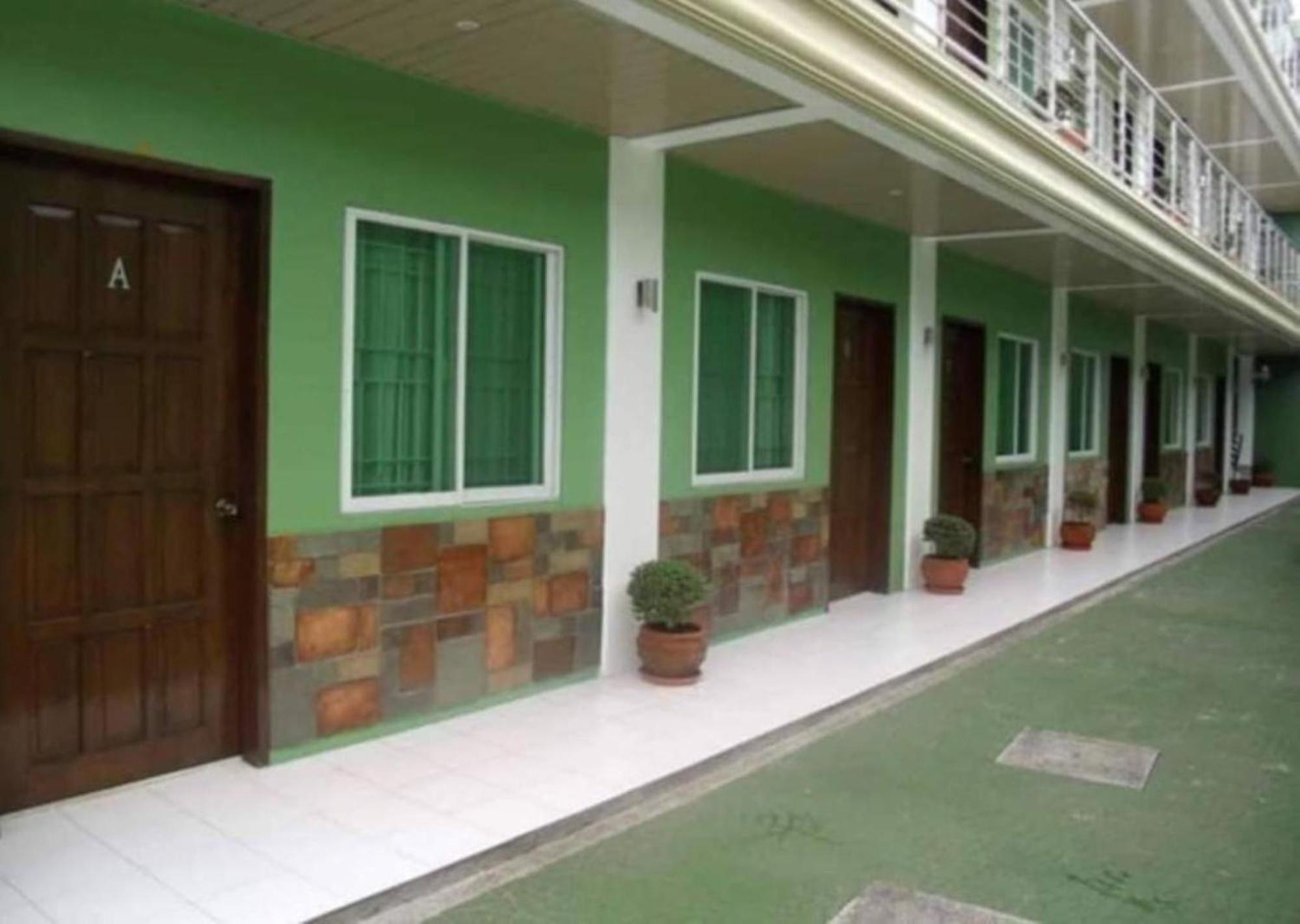Reddoorz At Sta Cruz Naga City Esterno foto
