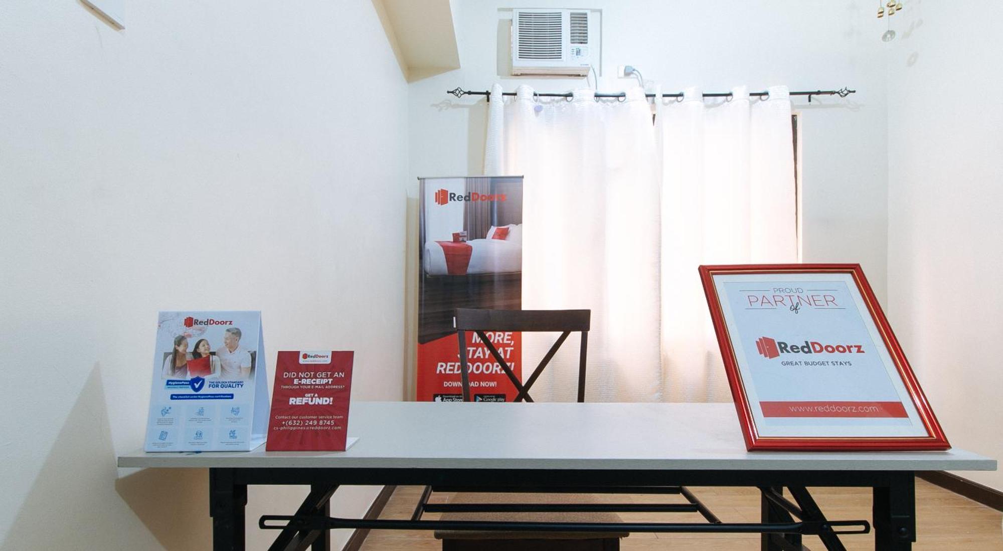 Reddoorz At Sta Cruz Naga City Esterno foto