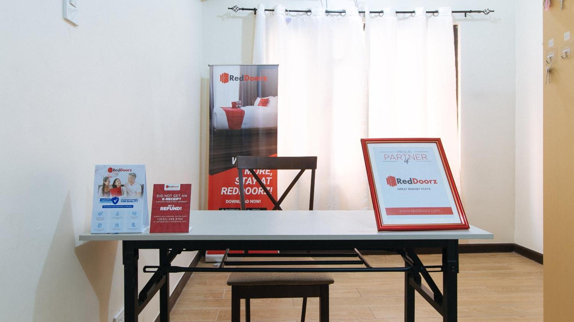 Reddoorz At Sta Cruz Naga City Esterno foto
